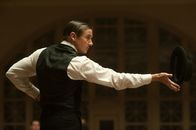 The Immigrant – Magier Orlando (Jeremy Renner) ist Ewas (Marion Cotillard) einzige Chance dem Alptraum zu entfliehen.