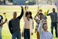 All American – (v.li.): Daniel Ezra (Spencer James), Karimah Westbrook (Grace James), Jalyn Hall (Dillon James).