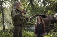 Don't Breathe 2 – The Blind Man (Stephen Lang) und Phoenix (Madelyn Grace)