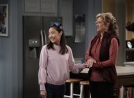 Last Man Standing – Jen (Krista Marie Yu); Vanessa Baxter (Nancy Travis)