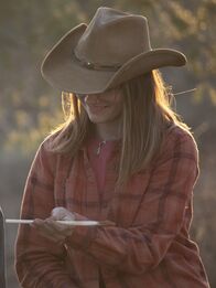 Alaskan Bush People – In honor of their beloved patriarch Billy Brown – his wife and daughter make his favorite pie for the upcoming Memorial Celebration.