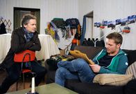 Rote Rosen – ARD ROTE ROSEN FOLGE 1494 Uhr im ERSTEN. Jan (Timothy Peach, l.) und Robin (Niklas Osterloh, r.) nähern sich vorsichtig an.