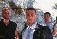 Red Eagle – KGB schickt den Super-Agenten Andrei (Jean-Claude van Damme) los. Er soll die F-100 bergen. Auf Malta kommt es unvermeidbar zum Duell der Giganten, als Ken versucht seinen Widersacher Andrei im Nahkampf zu besiegen.