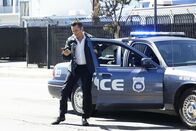 Castle – Ryan (Seamus Dever) nimmt die Spur des verschwundenen Castle auf, und die führt ihn auf einen Schrottplatz ...