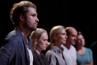 Tatort – Von links: Carl Silberman (Lukas T. Sperber), Stella Papst (Luzia Oppermann), Gina Rohland (Ursina Lardi) und Johannes Lange Ssorin (Robert Kuchenbuch) auf der Bühne.