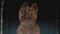 Strangest Things – Im Penn Museum in Philadelphia befindet sich ein antikes Leinenbündel mit dem Kopf einer Katze. Der kleine runde Kopf ist aus Stoff gefertigt und an einem länglichen Körper ohne Beine befestigt.
