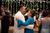 Der Vater der Braut – Billy Herrera (Andy Garcia, l.); Ingrid Herrera (Gloria Estefan, r.)