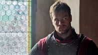 Superhelden – Parzival (Darsteller), der "tumbe Thor", ist zu Großem auserwählt. Doch davon ahnt er nichts. Parzival ist ein Held, der bis zum Schluss ein Außenseiter ist, weil er weder die höfischen noch christlichen Regeln kennt.