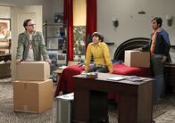 The Big Bang Theory – L-R: Leonard Hofstadter (Johnny Galecki), Howard Wolowitz (Simon Helberg), Rajesh Koothrappali (Kunal Nayyar).