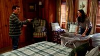 Brooklyn Nine-Nine – Charles Boyle (Joe Lo Truglio, l.); Amy Santiago (Melissa Fumero, r.)