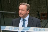 Inspector Barnaby – DCI John Barnaby (Neil Dudgeon) ist erneut verblüfft über die Kreativität, mit der in der Grafschaft Midsomer Menschen ins Jenseits befördert werden.