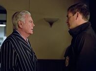 Navy CIS – Geraten aneinander: Tony (Michael Weatherly, r.) und sein Vater (Robert Wagner, l.) ...