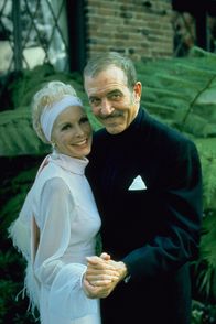 Columbo – Grace Wheeler Willis (Janet Leigh, l.); Ned Diamond (John Payne, r.)