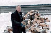 Pferde stehlen – In der Abgeschiedenheit eines kleinen Dorfes im norwegischen Hinterland macht Trond (Stellan Skarsgård) eine aufwühlende Bekanntschaft.