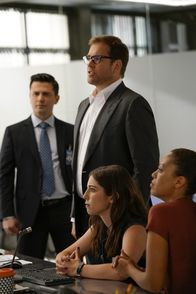 Bull – (v.l.n.r.) Benny Colón (Freddy Rodríguez); Dr. Jason Bull (Michael Weatherly); Cable McCrory (Annabelle Attanasio); Danny James (Jaime Lee Kirchner)