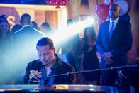 Empire – Lucious (Terrence Howard) wär nicht Lucious, wenn er nicht mit aller Kraft die Bürgermeisterfeier zu seiner Feier machen würde ...