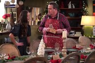 Modern Family – Aubrey Anderson-Emmons (Lily Tucker-Pritchett), Eric Stonestreet (Cameron Tucker).