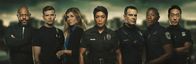 9-1-1 Notruf L.A. – (1. Staffel) - Das Leben stellt sie immer wieder vor riesige Herausforderungen: (v.l.n.r.) Michael Grant (Rockmond Dunbar), Evan "Buck" Buckley (Oliver Stark), Abby Clark (Connie Britton), Athena Grant (Angela Bassett), Bobby Nash (Peter Krause), Henrietta "Hen" Wilson (Aisha Hinds) und Howie "Chimney" Han (Kenneth Choi) ...