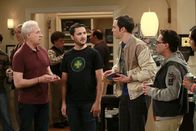The Big Bang Theory – L-R: Brent Spiner (er selbst), Wil Wheaton (Wil Wheaton), Sheldon Cooper (Jim Parsons), Leonard Hofstadter (Johnny Galecki), Rajesh Koothrappali (Kunal Nayyar)