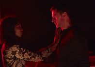 Hannibal – Francis Dolarhyde (Richard Armitage, r.) hat ein echtes Problem: Er hat sich in seine Kollegin Reba (Rutina Wesley, l.) verliebt ...