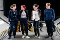 Donnschtig-Jass – v.lil.: Im Auge des Orkans: Sabine Balmer und Sandra Boner treten im RUAG-Windkanal in Emmen (LU) gegen Sonia Kälin und Stefan Büsser an.
