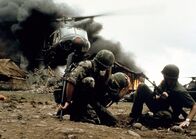 Apocalypse Now - Final Cut – In Vietnam kämpfen amerikanische Soldaten trotz militärischer Überlegenheit in einem aussichtslosen Krieg.