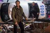 Run All Night – Um seinen unbescholtenen Sohn Mike (Joel Kinnaman, r.) vor der mörderischen Rache des Mafiapaten Shawn Maguire zu beschützen, beschließt Ex-Profikiller Jimmy Conlon (Liam Neeson, l.), ein für alle Mal mit seiner Vergangenheit aufzuräumen ...