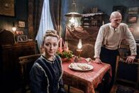 Freud – Alina Fritsch (Fanny Kiss), Georg Friedrich (Alfred Kiss).