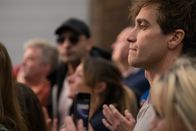 Stronger – on right: Jeff Bauman (Jake Gyllenhaal)