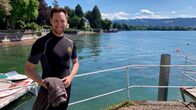 Was kostet... – Der Bodensee bietet zahlreiche Aktivitäten am und auf dem Wasser. Sven Kroll übt sich im StandUp-Paddling.