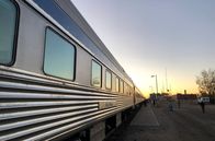 alpha-expedition: Mit dem Zug ... – Der Zug "The Canadian" im Sonnenuntergang – auf der Fahrt von Toronto nach Vancouver.