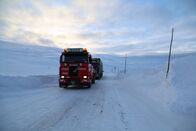 Ice Road Rescue - Extremrettung in Norwegen – Norway - Bjoerns rescue truck on the road (National Geographic)