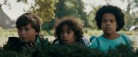 3 Hz – Sammy (Arthur Hermans), Felix (Junes Callaert) und Noor (Maja Azila) wollen mehr über EternoFarma erfahren.