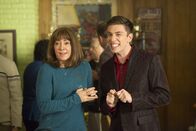 The Middle – L-R: Frankie Heck (Patricia Heaton) und Brad Bottig (Brock Ciarlelli)