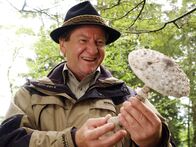 Vier Frauen und ein Todesfall – Erwin Ebenbauer (Dr. C. Dötschinger).