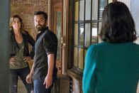 Stumptown – Cobie Smulders (Dex Parios), Jake Johnson (Grey McConnell), Monica Barbaro (Liz Melero).
