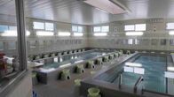 Überleben hinter Gittern – Maximal dreimal pro Woche dürfen die Häftlinge nach der Arbeit baden. Im Badehaus des Gefängnisses gelten strikte Regeln. Den Häftlingen bleiben nur 15 Minuten für ihre Körperpflege.