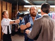 Wenn man vom Teufel spricht... – In der Mitte: Bull Webster (Bud Spencer)