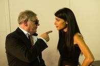 SOKO Stuttgart – Die Stuttgarter Unterweltgröße Klaus Bühler (Claude-Oliver Rudolph) macht Leyla Atalay (Shadi Hedayati), der Managerin von Kessel Cars, eine klare Ansage. Was haben die beiden zu verbergen?