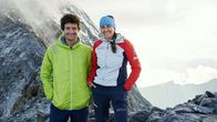 Reporter – Blick auf Mittellegigrat: Reporter Matthias Lüscher und Bergführerin Laura Bomio