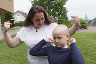 Reporter – Denis, 8, zeigt Muskeln. Er lässt sich weder vom Krebs noch vom Krieg unterkriegen.