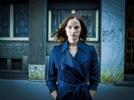 Legends – (2. Staffel) - Setzt alles daran, Martin Odums Unschuld zu beweisen: CIA-Agentin Nina Brenner (Kelly Overton) ...