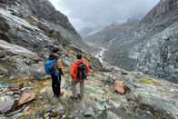 Einstein – Einstein Rekordschmelze: Das Verschwinden der Gletscher Tobias Müller mit dem Glaziologen Mauro Werder beim Gornergletscher in Zermatt.