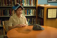 Community – Der arme Chang (Ken Jeong) scheint an "Changnesie" zu leiden, doch nicht alle glauben seine bemitleidenswerte Geschichte ...