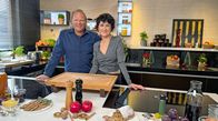 Der Vorkoster – Konditormeisterin Theresa Knipschild (r) ist heute für eine leckere weihnachtliche Resteverwertung in drei Gängen zu Besuch bei Björn Freitag.