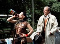 Tatort (SWR) – SWR Fernsehen TATORT: BIENZLE UND DER MORD IM PARK Uhr. Charlotte Fink (Claudia Schmutzler) ist der Paradiesvogel unter den Pennern. Die Professorentochter lebt freiwillig und aus Trotz auf der Strasse. Sie hat aber auch Beziehungen zur Polizei, die Bienzle (Dietz Werner Steck) noch nicht ganz durchschaut.