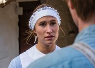 Seebad-Saga – Fie Kjaer (Rosalinde Mynster, l.) und Morten Enevoldsen (Morten Hemmingsen, r.).
