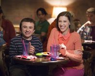 The Middle – Brick (Atticus Shaffer, l.); Sue (Eden Sher, r.)