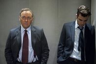 Der große Crash - Margin Call – Sam Rogers (Kevin Spacey) und Peter Sullivan (Zachary Quinto, re.) ahnen, das ihnen nichts Gutes bevorsteht.