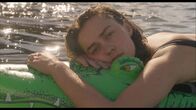 Urlaubsversuche – Franka (Ronja Herberich) kann keine Urlaubsfreude empfinden.
